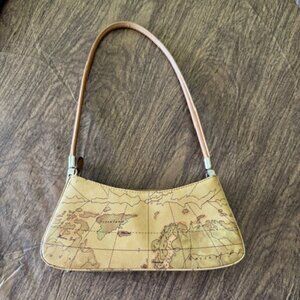 LIGHT BROWN HANDBAG.